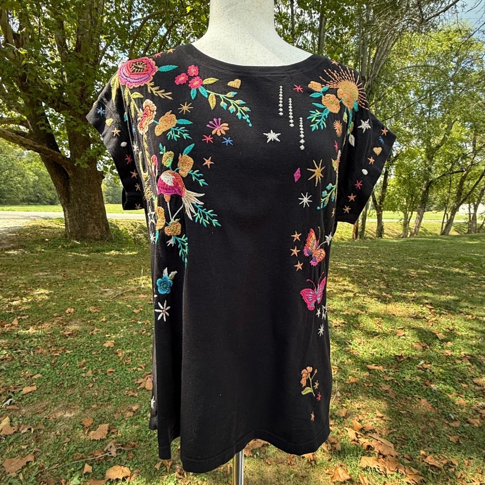 Johnny Was Los Angeles Embroidered Black Cotton T-Shirt S Boho Floral Flamingo